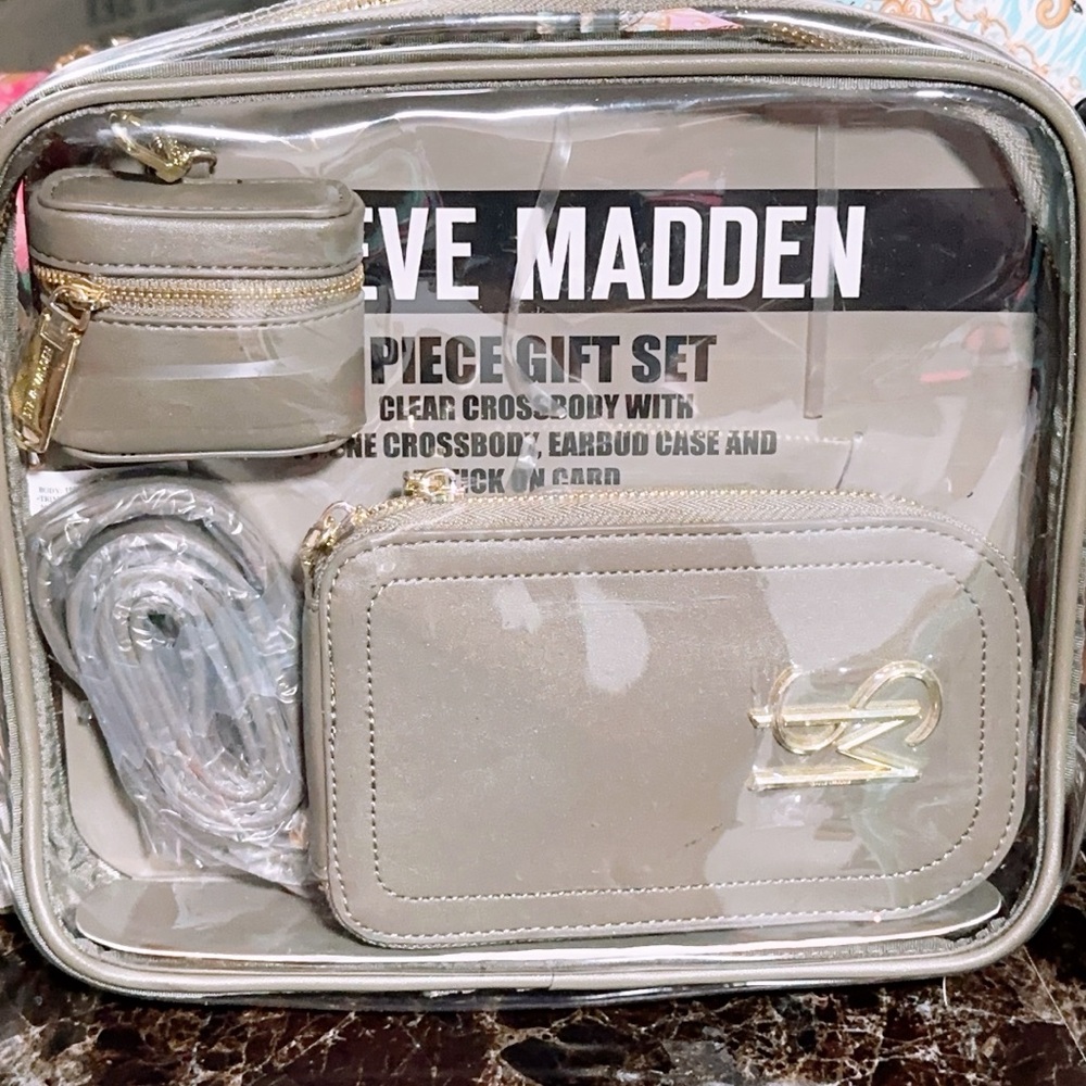 4 pc Steve Madden Gold Bag Set